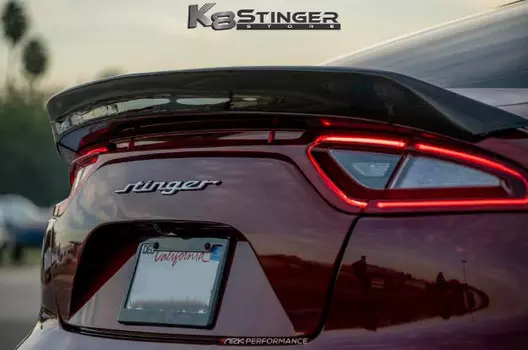 Спойлер на крышку багажника с заходом на фары (черный карбон) S-FX Legato ARK Performance для KIA Stinger 2018 -