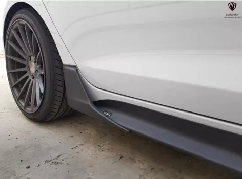 Спортивные пороги и задние спойлеры GENESIS G70