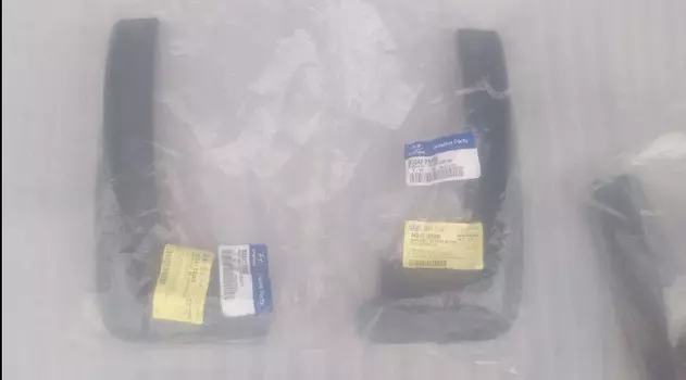 Задние брызговики (левый, правый) Mobis 86842B8000 для Hyundai Grand Santa Fe (2012 - 2018)