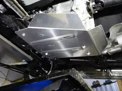 Защита раздаточной коробки (алюминий) 4 мм (двг. 2.0) Компания ТСС ZKTCC00210 Volkswagen Amarok 2016-