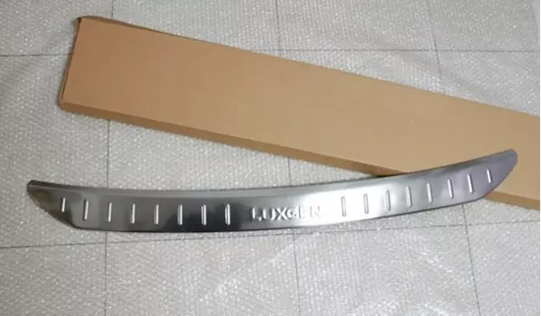 Защитная накладка на задний бампер