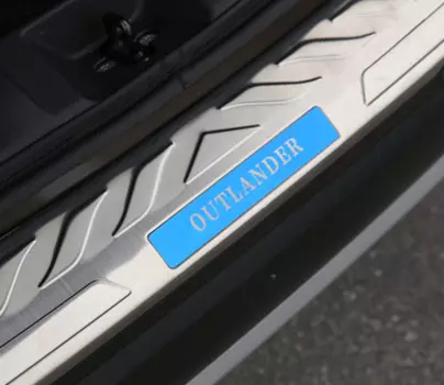 Защитная накладка на задний бампер BLUE с надписью OUTLANDER для Mitsubishi Outlander 2015 -