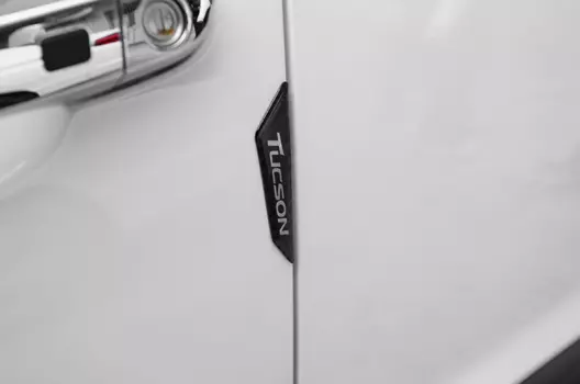 Защитные накладки на двери, карбон для Hyundai Tucson (2015- по н.в. )