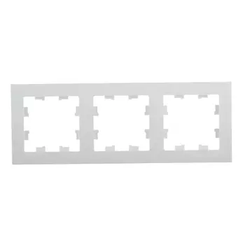Рамка Systeme Electric AtlasDesign трехместная белая (ATN000103)