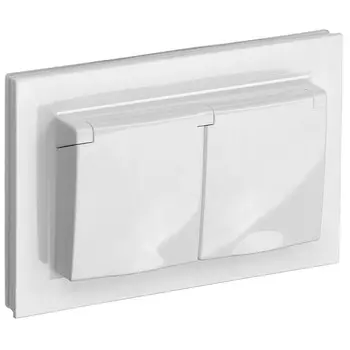 Розетка IEK Brite РСбш12-3-44-БрБ встраиваемая белая с крышкой (BR-R26-16-44-K01-F)