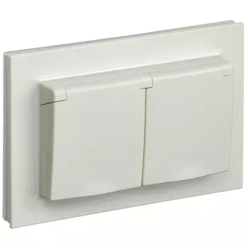 Розетка IEK Brite РСбш12-3-44-БрКр встраиваемая бежевая с крышкой (BR-R26-16-44-K10-F)