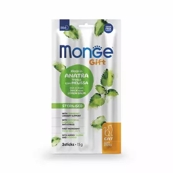 Monge лакомство для стерилизованных кошек "Мягкие палочки" со свежей уткой, мелиссой лекарственной и клюквой (15 г)
