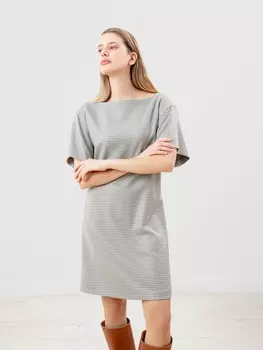 Платье с коротким рукавом