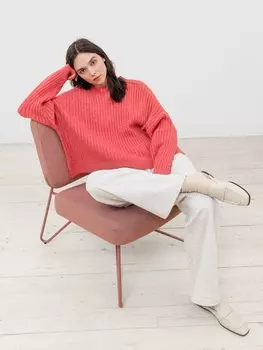 Свободный свитер из вязаного трикотажа