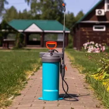 Опрыскиватель садовый Жук, 9 л, ранцевый, телескопическая штанга, 650-970 мм, Garden, 8883-00