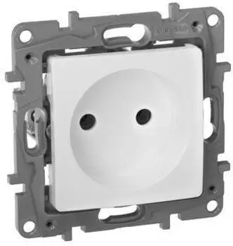 Розетка силовая Legrand Etika белый (672220)