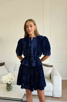 Блуза из бархата с коротким рукавом на кнопках