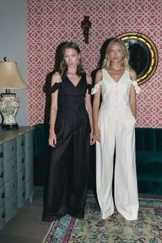 Брюки широкие со складками