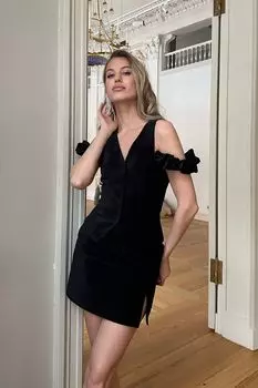 Юбка - мини с разрезом из бархата