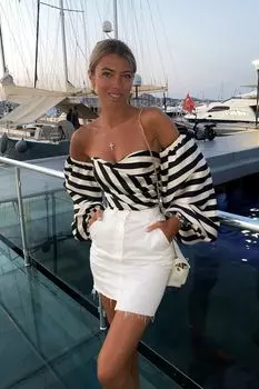 Кроп-топ бюстье с пышным рукавом в полоску