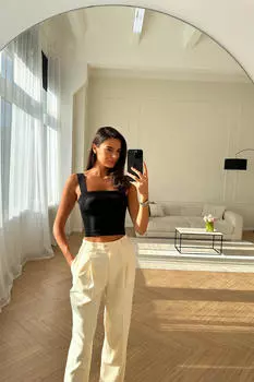 Кроп-топ на прямом корсете