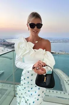 Кроп-топ с длинным рукавом и розами