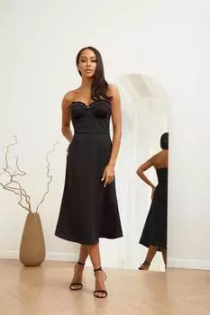 Платье-бюстье в длине миди с драпировкой и декором на лифе