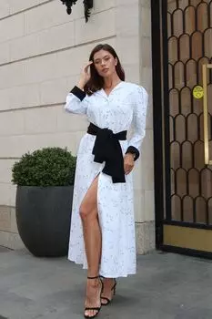 Платье-макси с застежкой на пуговицы и объемным поясом