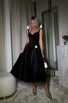 Платье-миди из бархата с "V" образным вырезом