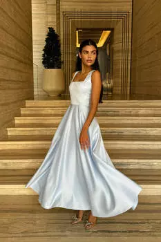 Платье-миди на бретелях с декором на лифе