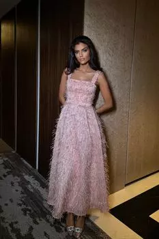 Платье -миди на прямом корсете и юбкой со складками