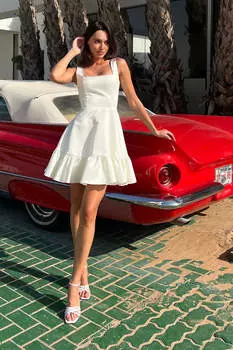 Платье мини на бретелях с воланом по низу