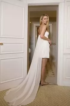 Платье-мини на корсетной основе с драпировкой и шлейфом