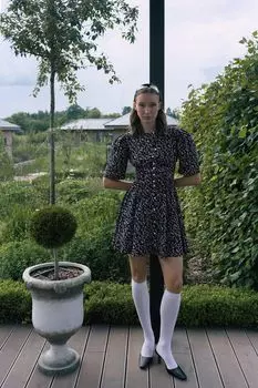 Платье-мини на пуговицах с коротким рукавом