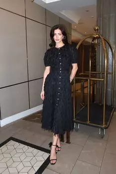 Платье в длине миди на пуговицах