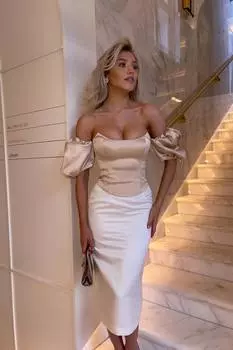 Топ бюстье с фигурной линией низа и пышным рукавом