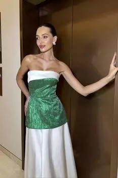 Топ на корсетной основе с атласным отворотом