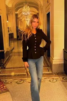 Топ на пуговицах с длинным рукавом