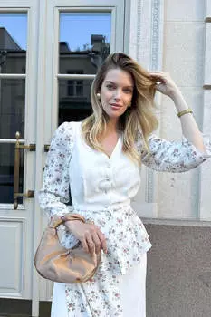 Топ с длинным рукавом на пуговицах