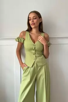 Топ-жилет с декоративной деталью на плече