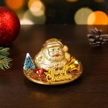 Свеча Дед мороз с елкой (9,5х9,5х5,5 см)