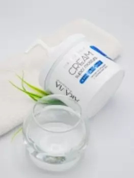 Aravia Professional Super Moisture - Крем для ног от натоптышей с мочевиной, 550 мл.