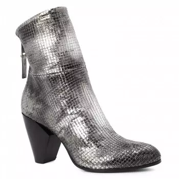 Одежда, обувь и аксессуары Strategia