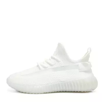 Белые кроссовки из текстиля