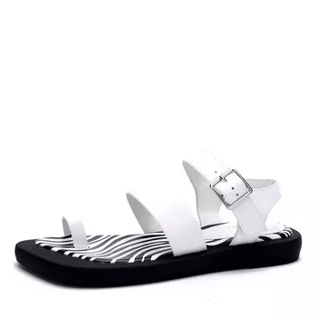 Белые сандалии из гладкой кожи