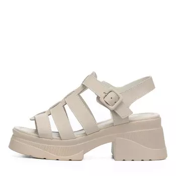 Бежевые босоножки из гладкой кожи