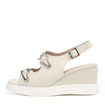 Бежевые босоножки из гладкой кожи на танкетке