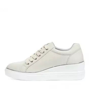 Бежевые кеды из кожи на танкетке