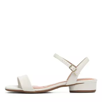 Босоножки из экокожи молочного цвета