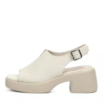 Босоножки из кожи молочного цвета