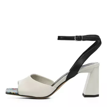 Босоножки из кожи рисового цвета