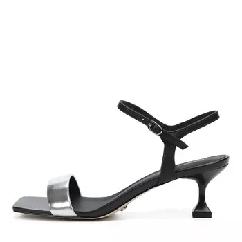 Босоножки из кожи серебряного цвета