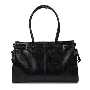 Черная сумка из гладкой кожи