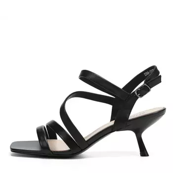 Черные босоножки из гладкой кожи