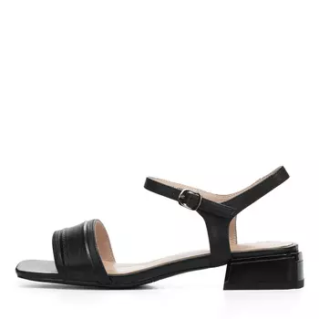 Черные босоножки из гладкой кожи